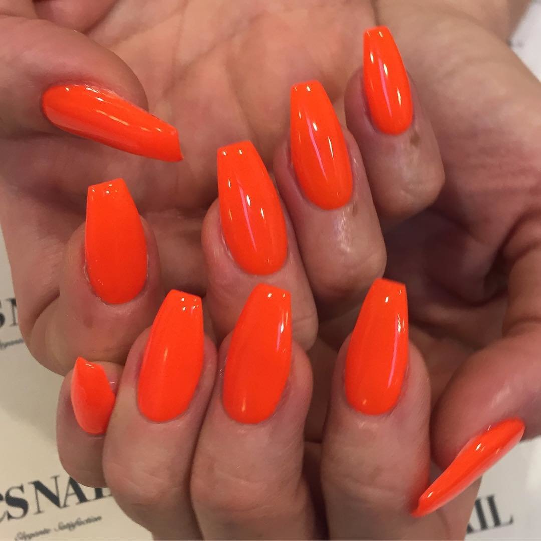Длинные оранжевые ногти - длинный маникюр оранжевого цвета 