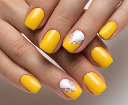 Желтый маникюр, идеи желтых ногтей 