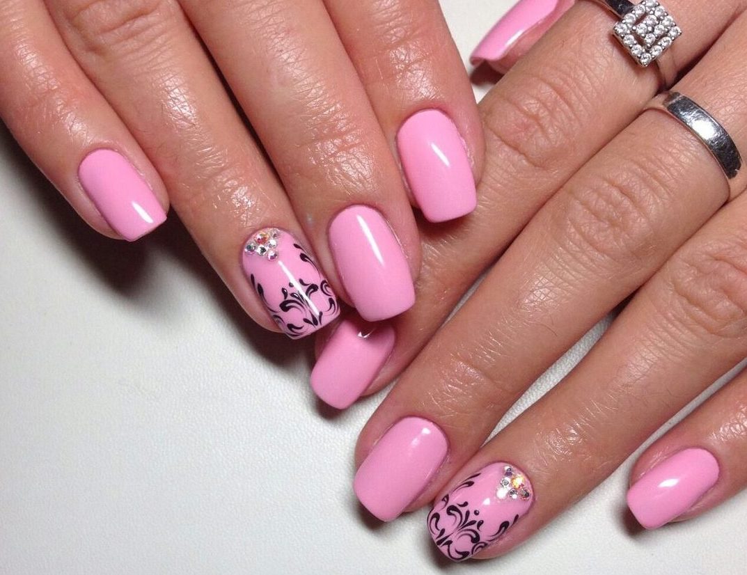Модный розовый цвет маникюра 2021 - мода розовых ногтей