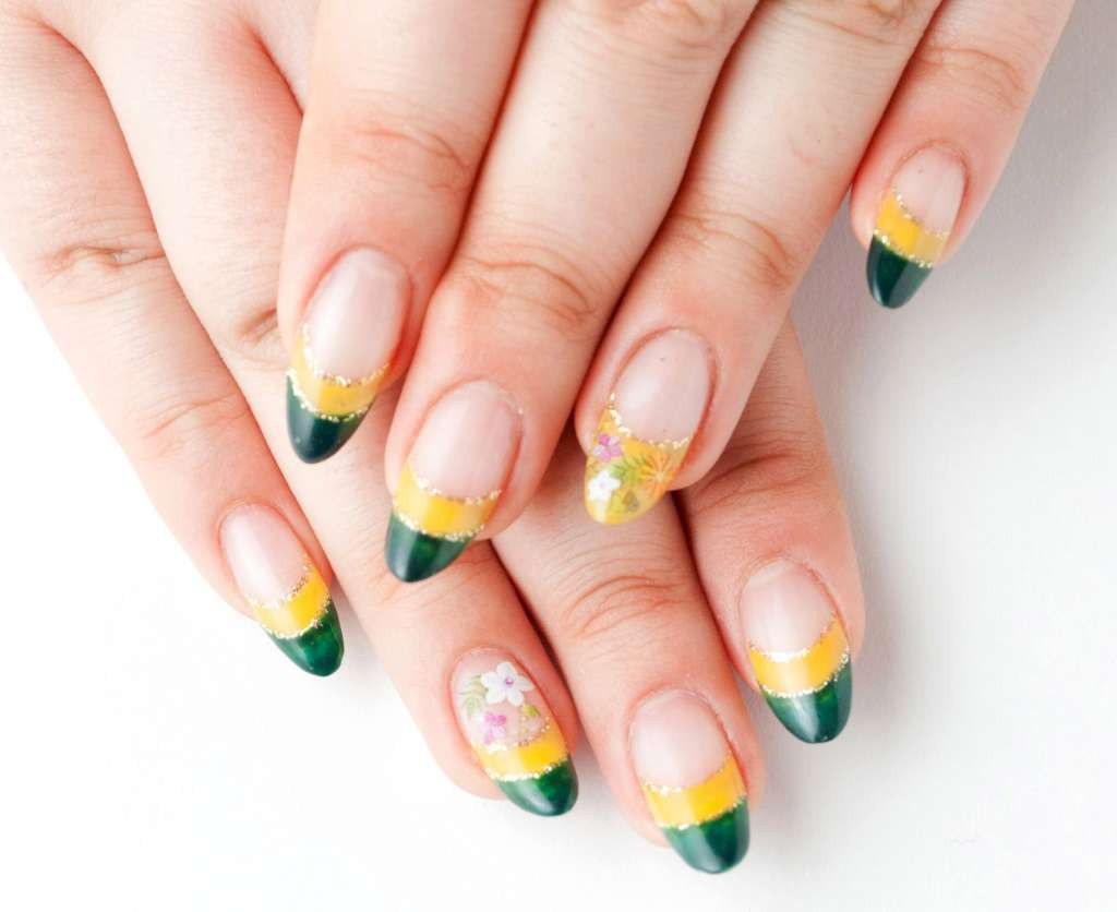 Роскошные желтые ногти, цвет желтого маникюра 2022