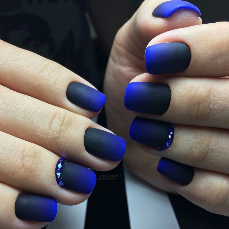 Синий маникюр, дизайн синих ногтей осень