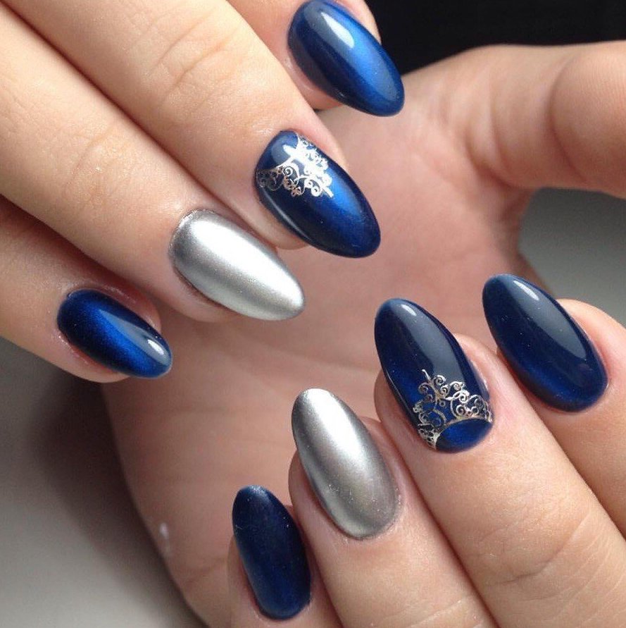 Синий маникюр, дизайн синих ногтей весна 2023