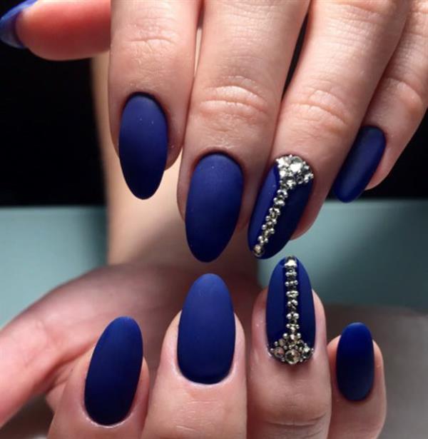 Длинные синие ногти 2022 - длинный маникюр синего цвета