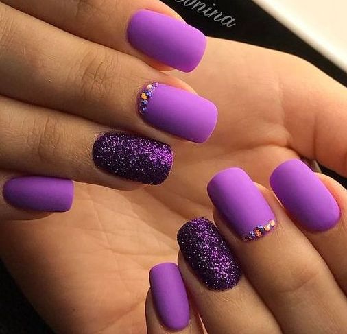 Матовый маникюр - матово-фиолетовый цвет матовых ногтей 2021