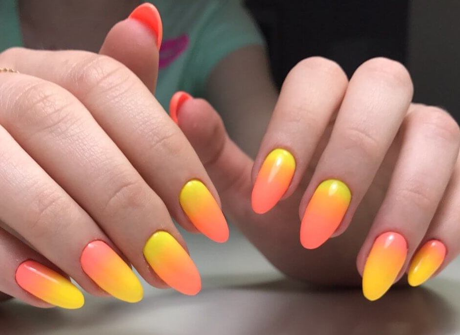 Мода оранжевого цвета маникюра - модные оранжевые ногти 2022