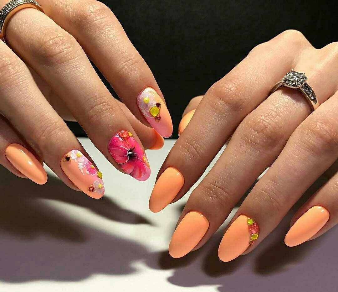 Оранжевый маникюр 2021 оранжевого цвета ногти с фото на короткие, модный дизайн