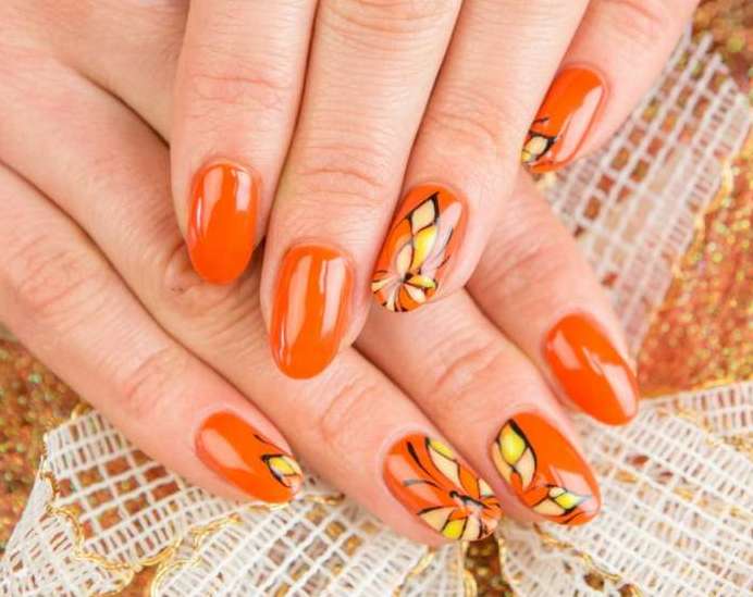 Оранжевый маникюр 2022 оранжевые ногти, оранжевого цвета с фото, модный дизайн короткие, гель-лак