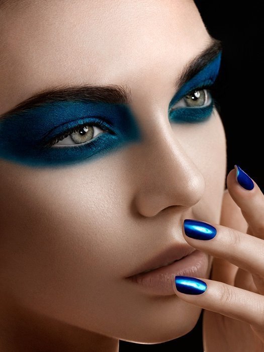 Стильные синие ногти, модный синий маникюр 2021