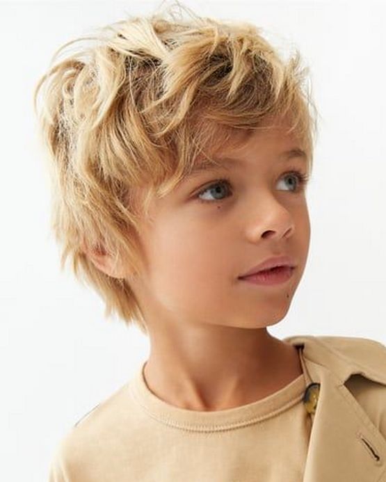 Стрижка для мальчика 5 лет 2022, фото простых и модельных причесок