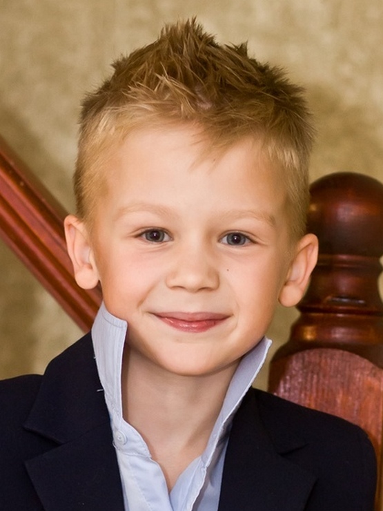 Стрижка для мальчика 6 лет 2020, фото простых и модельных причесок