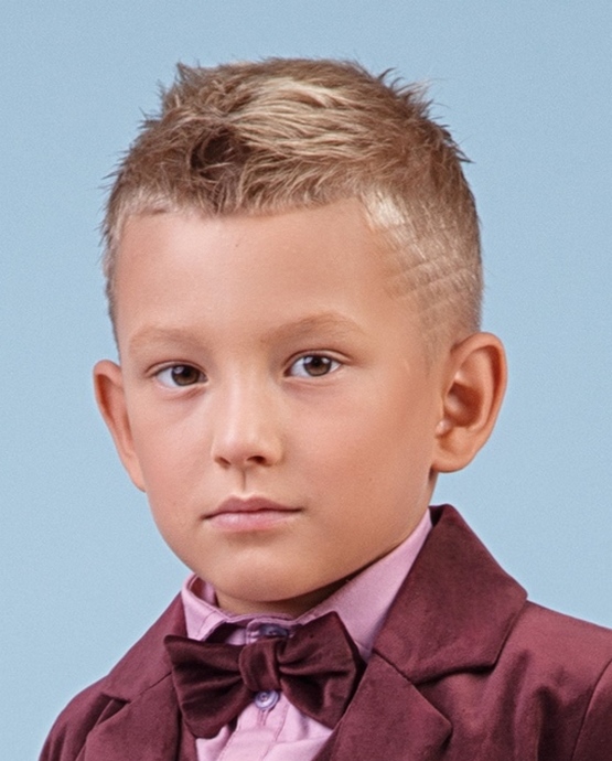 Модельная стрижка для мальчика 7 лет фото