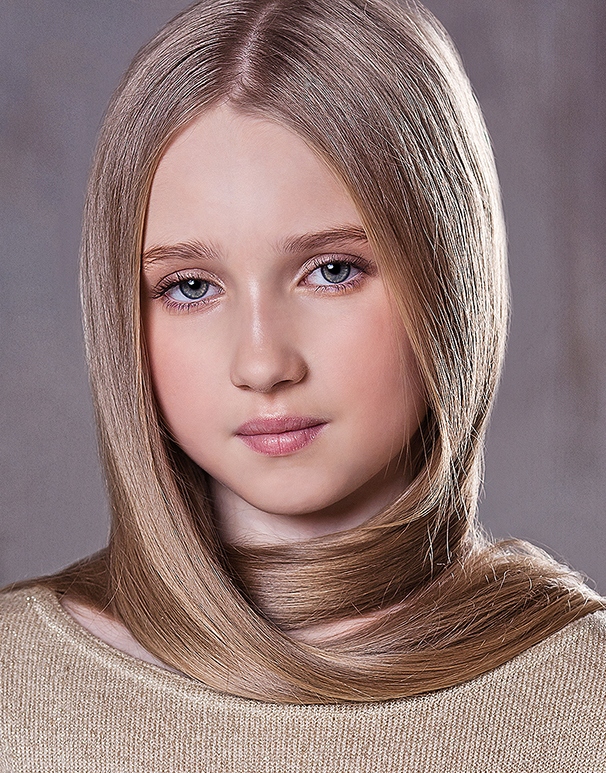 Стрижки волос девочкам 10 лет, с челкой 2022